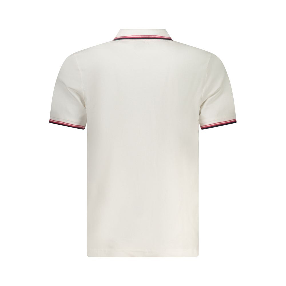 This Polo Shirt by North Sails for men in cotton red & white presents a flawless silhouette, showcasing flawless detailing and a refined for a truly flawless aesthetic.