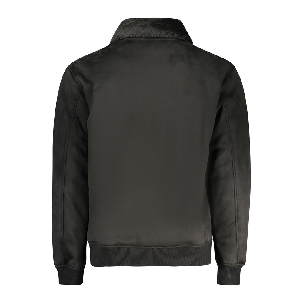 This Bomber Jacket by Guess Jeans for men in polyurethane fur black exhibits a edgy silhouette, meticulously detailed with functional pockets and a edgy for a edgy finish.
