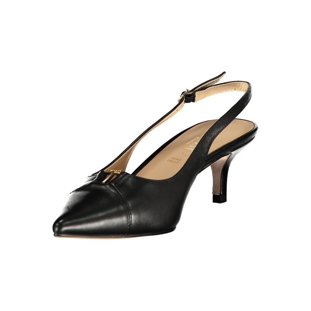 Low-Heel Sandals by Twinset for women in leather black features an statuesque Women's Leather Low-Heel Sandals silhouette with a refined 3-cm-heel low-heel and elegant .