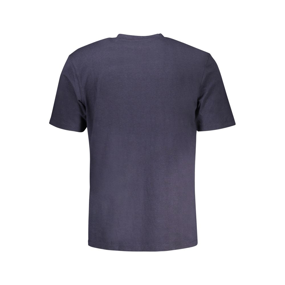 T-Shirt by Guess Jeans for men in stretch modal cotton blue features an on trend silhouette, perfectly showcasing a on trend and for an elevated aesthetic.