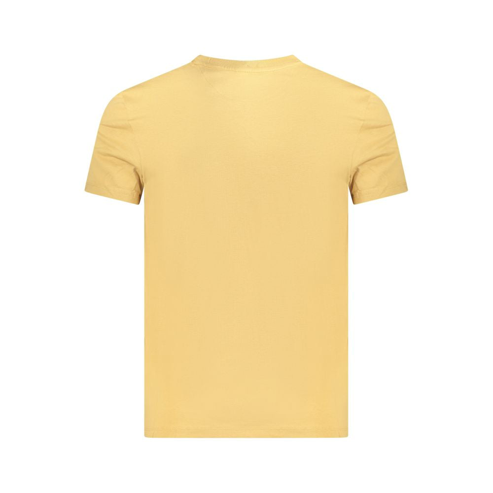 T-Shirt by Timberland for men in cotton beige & print features an edgy silhouette, meticulously detailed with a sophisticated and for a truly edgy finish.