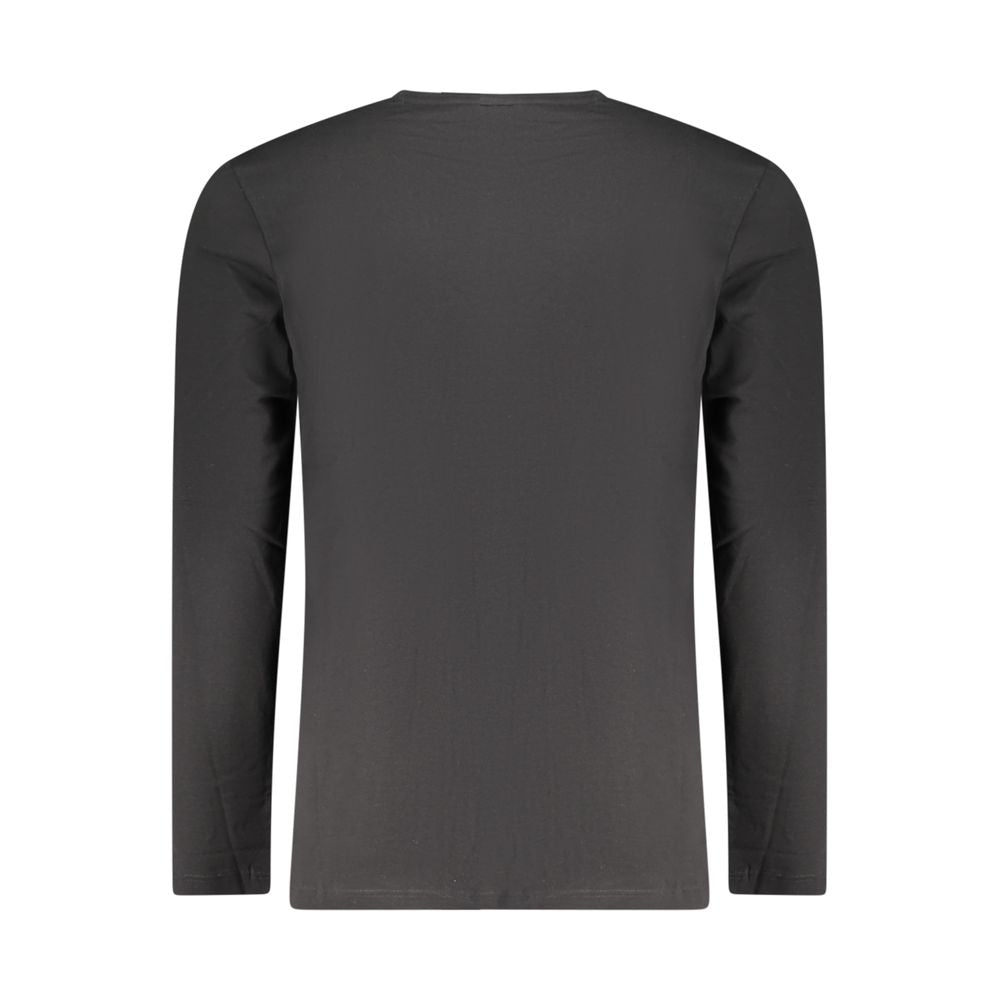 T-Shirt by Hugo Boss for men in stretch cotton black showcases a dramatic silhouette, elegantly detailed with a dramatic and for a truly dramatic finish.