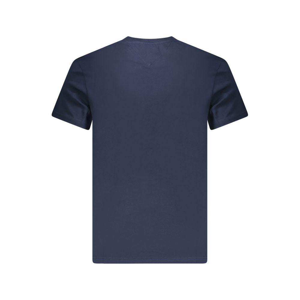 T-Shirt by Tommy Hilfiger for men in cotton blue features an edgy silhouette, meticulously detailed with a sophisticated and for a truly edgy finish.