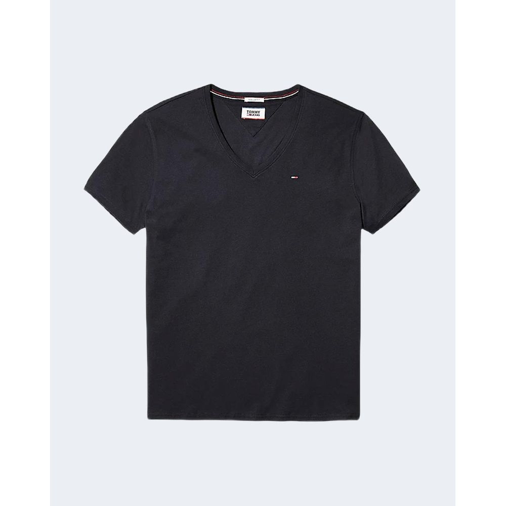 T-Shirt by Tommy Hilfiger Jeans for men in cotton black showcases a unassuming silhouette, artfully detailed with a refined v-neck neckline and unassuming for a sophisticated, contemporary look.