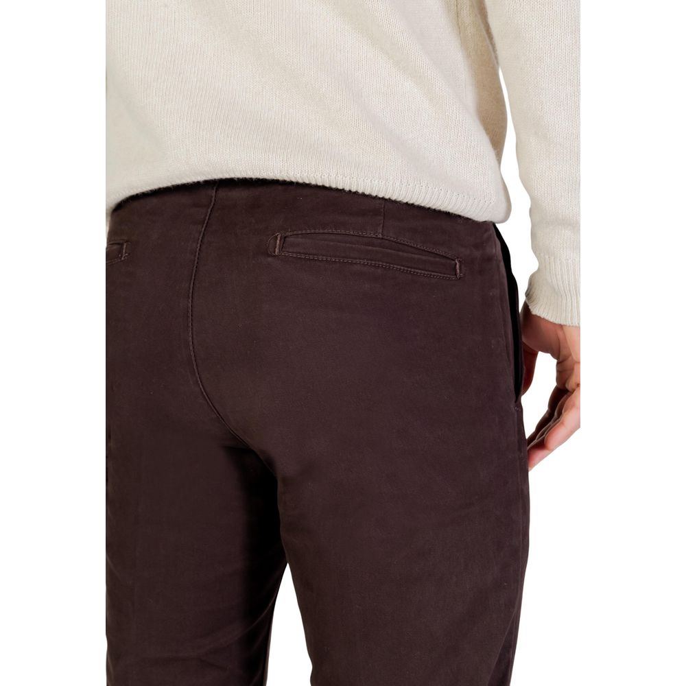 Trousers by Borghese for men in stretch cotton brown features a artisanal silhouette, showcasing a sophisticated skinny & regular-fit with a long and for a artisanal finish.