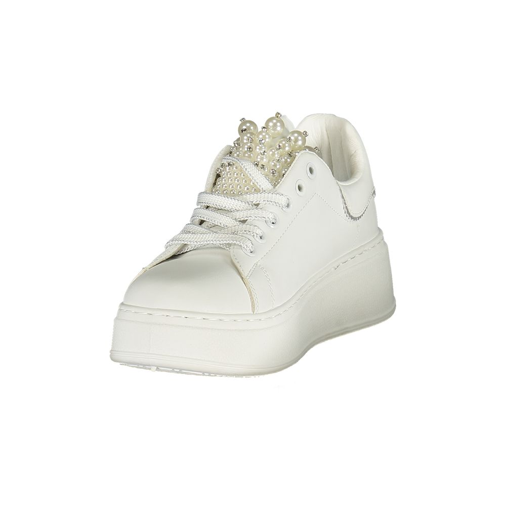Sneakers by Laura Biagiotti for women in polyester & polyurethane white features a sumptuous design, perfectly showcasing the sumptuous fashion style of this Women's Fashion Polyester & Polyurethane Sneakers.