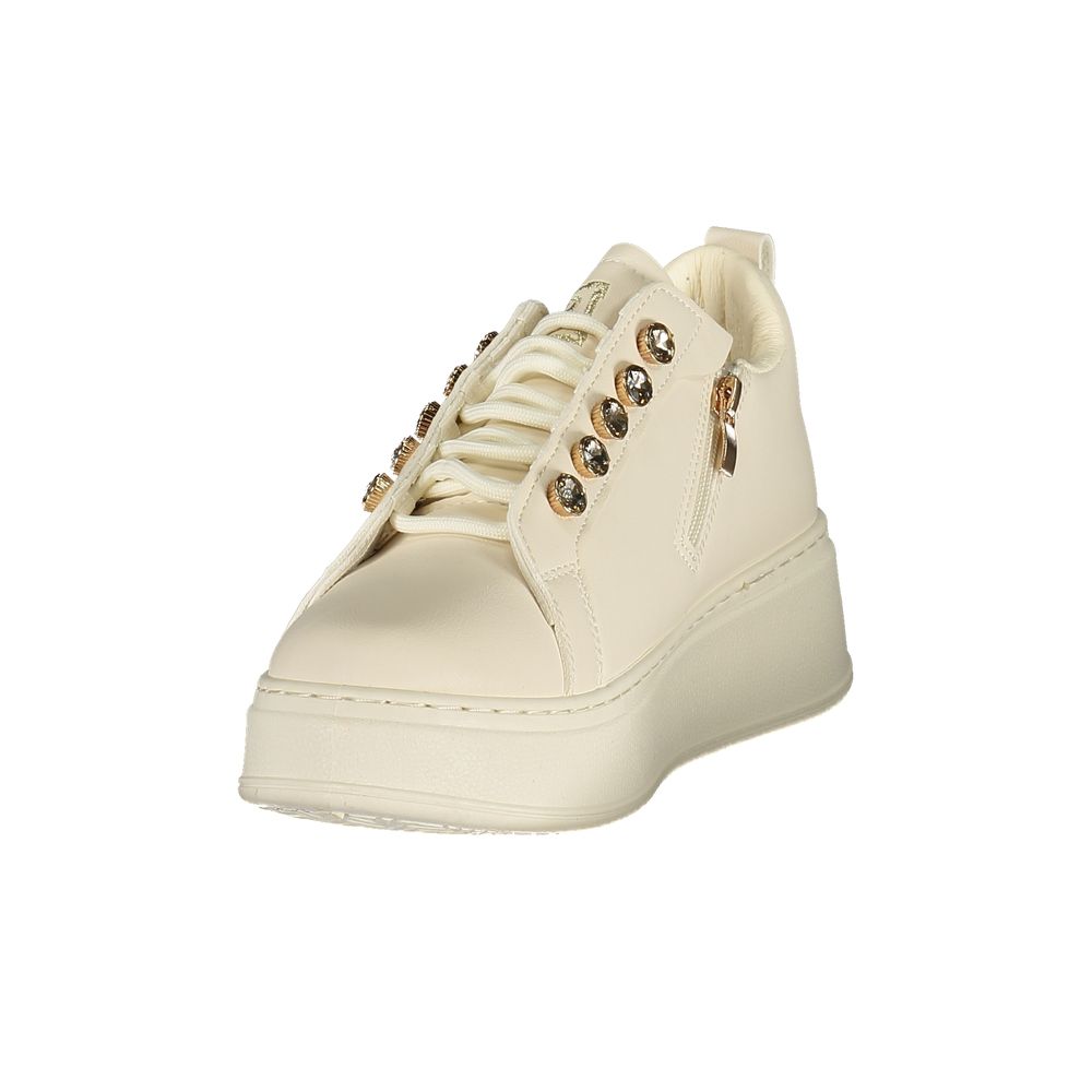 Sneakers by Laura Biagiotti for women in canvas polyurethane & polyester white features a sumptuous design, perfectly showcasing the sumptuous chunky style of this City Crisp Women's Chunky Canvas Polyurethane & Polyester Sneakers.