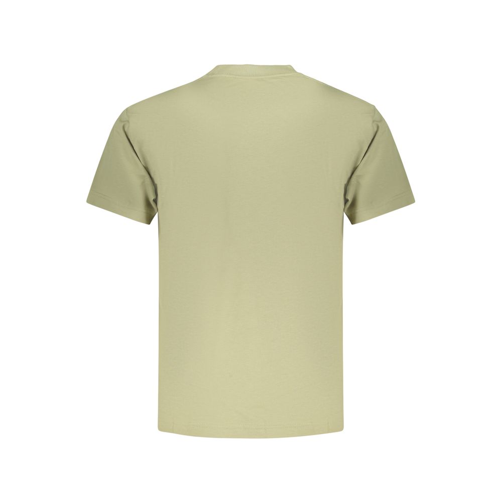 T-Shirt by Vans for men in cotton green & print showcases a dramatic silhouette, elegantly detailed with a dramatic and for a truly dramatic finish.