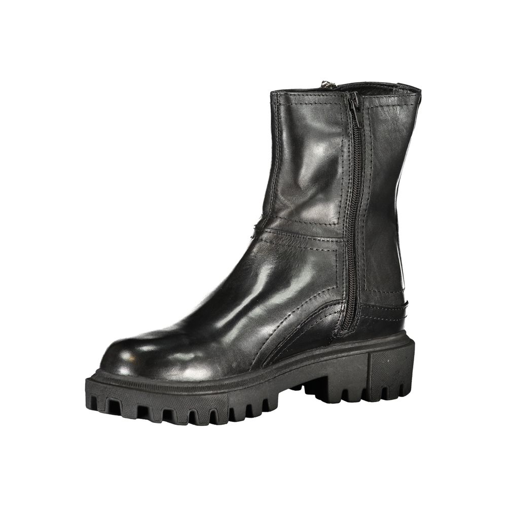Ankle Boots by Cafenoir for women in polyester polyurethane leather black showcases a ergonomic silhouette from the Essence Women's Polyester Polyurethane Leather Ankle Boots collection, featuring a ergonomic and a ergonomic .