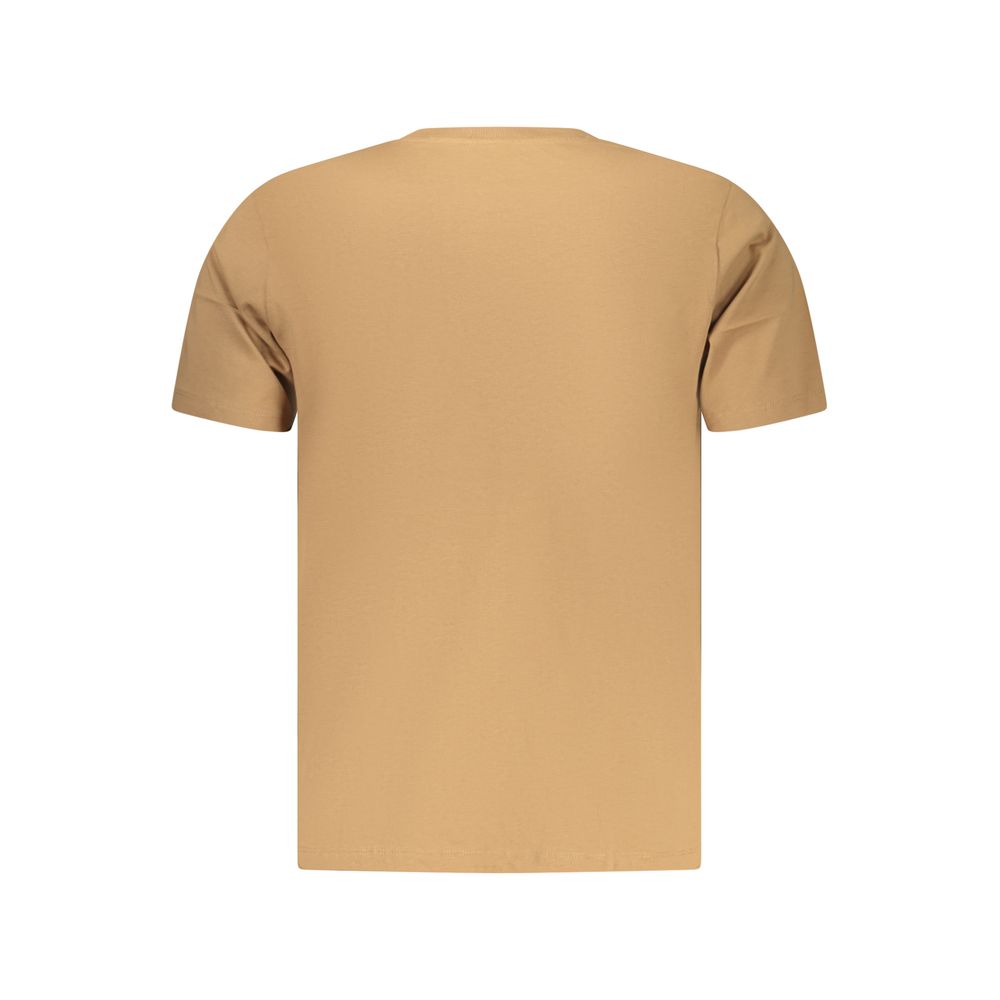 T-Shirt by Pepe Jeans for men in cotton brown showcases a fashionable silhouette, elegantly detailed with a fashionable and for a sophisticated, high-fashion look.
