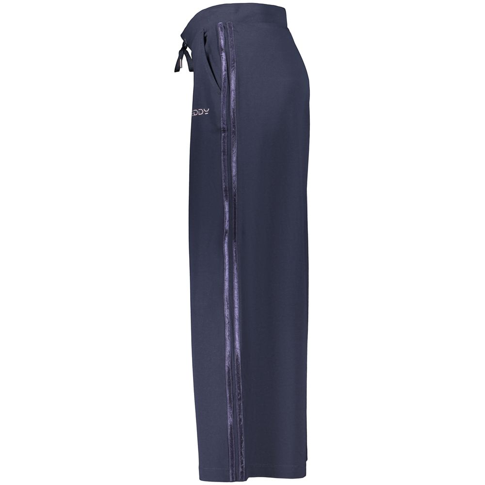 Joggers by Freddy for women in cotton blue features a polished silhouette with a polished capri, reaching a polished capri and finished with a polished .