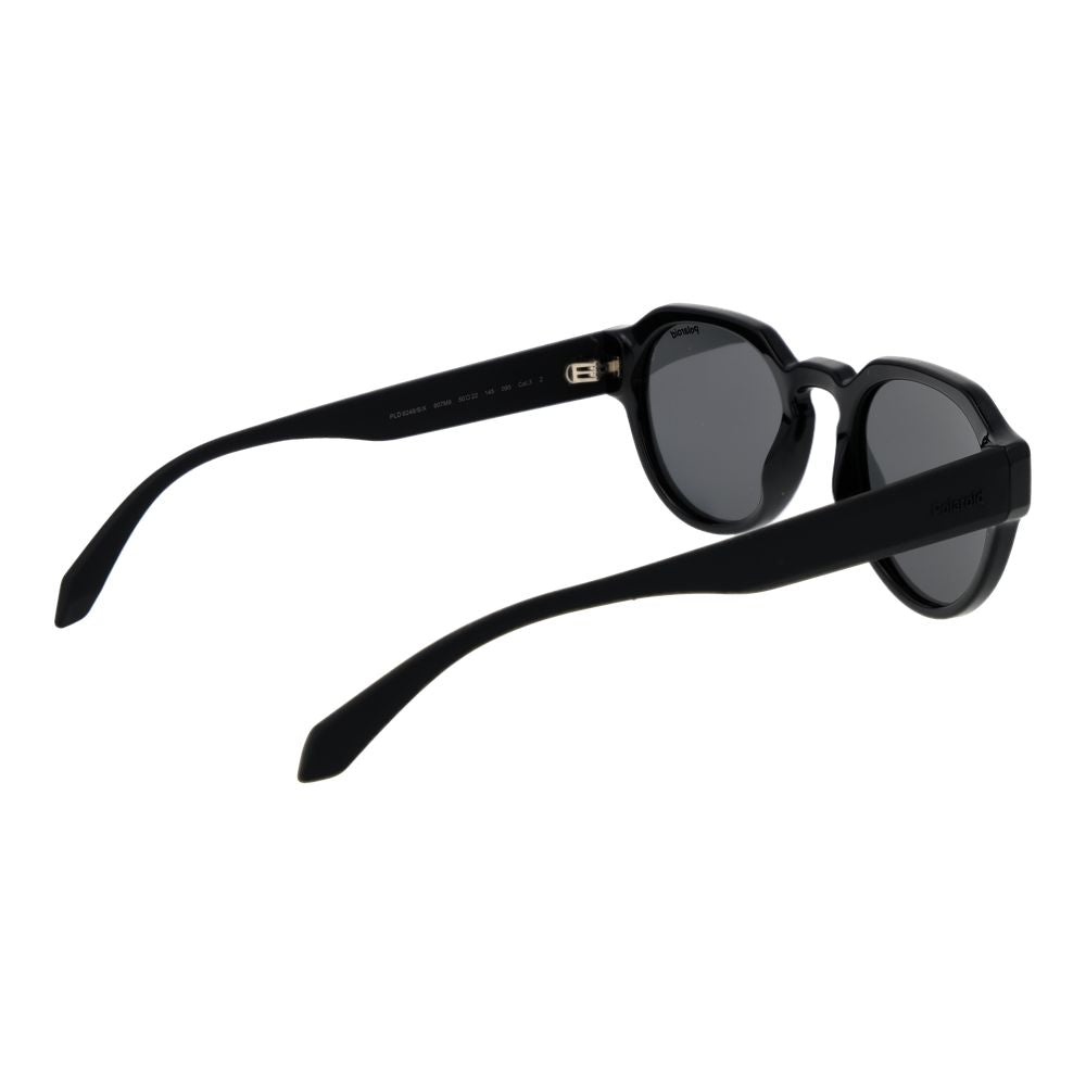 This Sunglasses by Polaroid for men in polycarbonate black presents a sumptuous silhouette, showcasing a sumptuous full-rim round frame design in black coloured frame and high-performance polarized category-3-dark-tint lens.