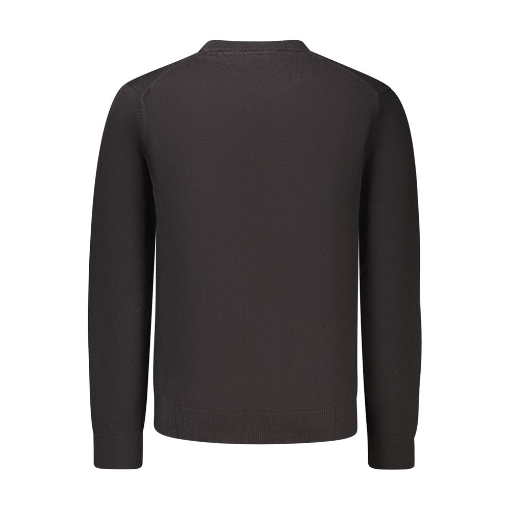 Sweatshirt by Tommy Hilfiger for men in cotton black showcases a slouchy chic silhouette, artfully detailed with a slouchy chic crew neckline and for a slouchy chic finish.