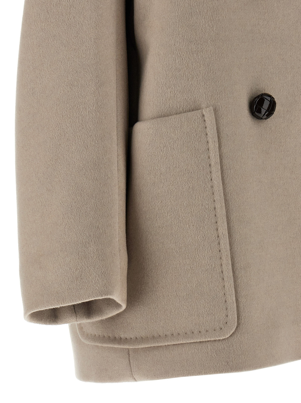 Overcoat by Max Mara for women in cashmere & cupro beige showcases a enveloping silhouette, detailed with distinctive pockets and a enveloping .