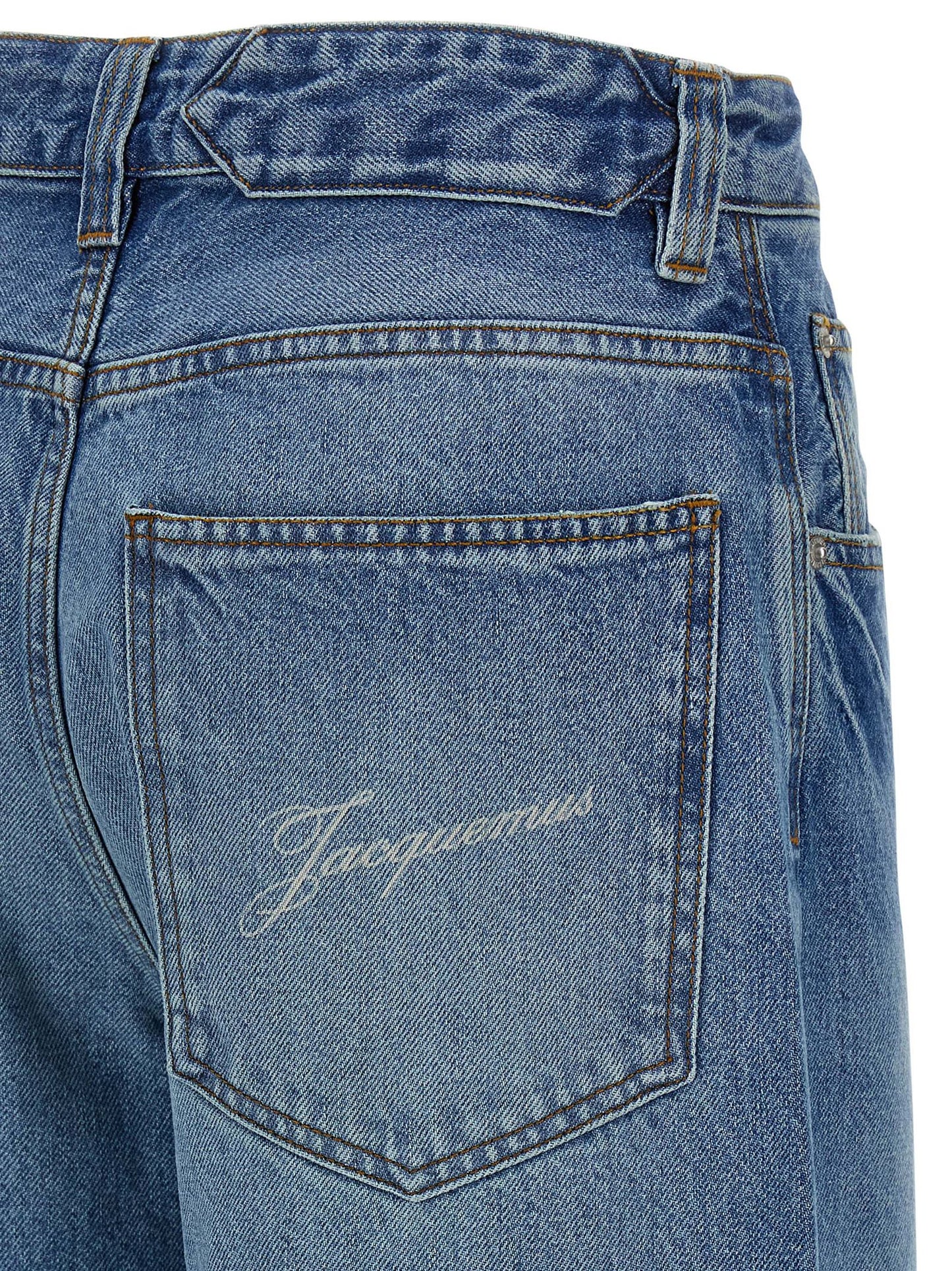 Jeans by Jacquemus for women in denim cotton light-blue & print presents a refined pantology silhouette, artfully defined by a refined pantology straight-leg & wide, long, and a sophisticated mid rise.