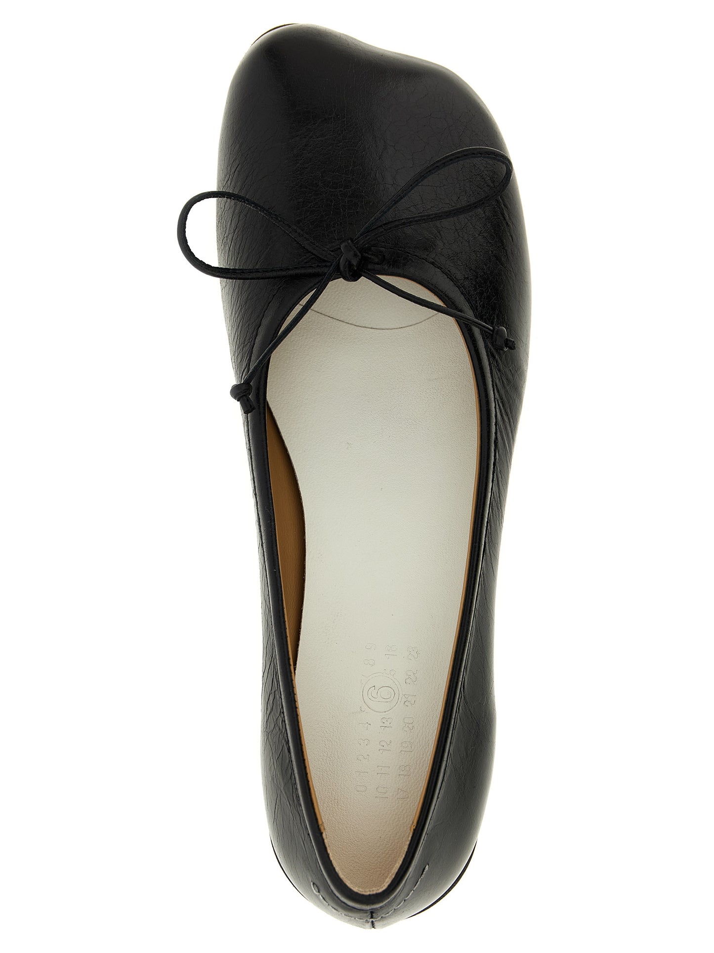 Mid-Heel Pumps Heels by MM6 Maison Margiela for women in calfskin leather and black, white & signature showcases a effortlessly elegant silhouette as Women's Calfskin Leather Mid-Heel Pumps Heels, featuring a effortlessly elegant mid-heel and a effortlessly elegant for an elegant look.