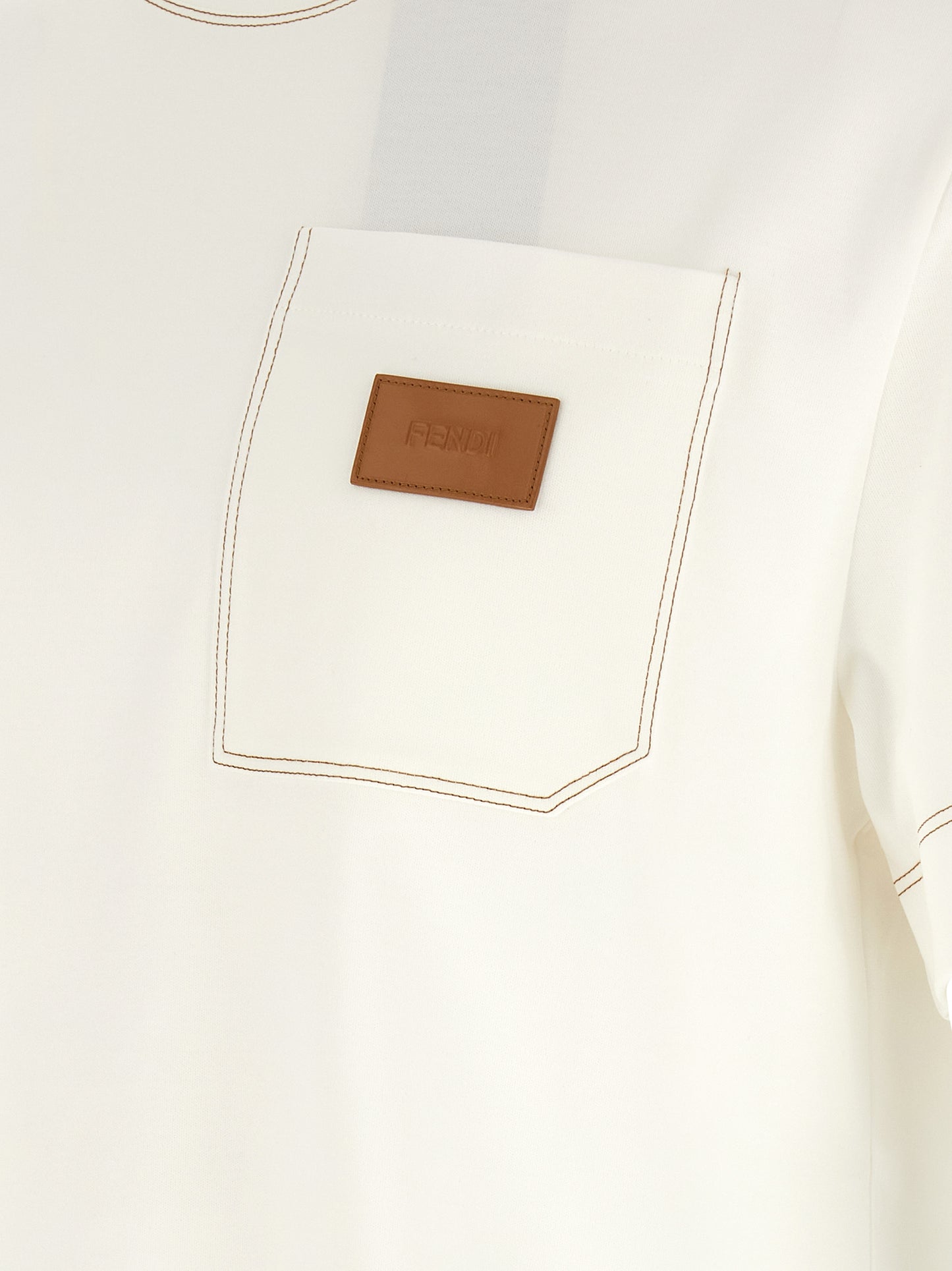 T-Shirt by Fendi for men in leather & cotton brown, white & signature showcases a fashionable silhouette, elegantly detailed with a fashionable and for a sophisticated, high-fashion look.