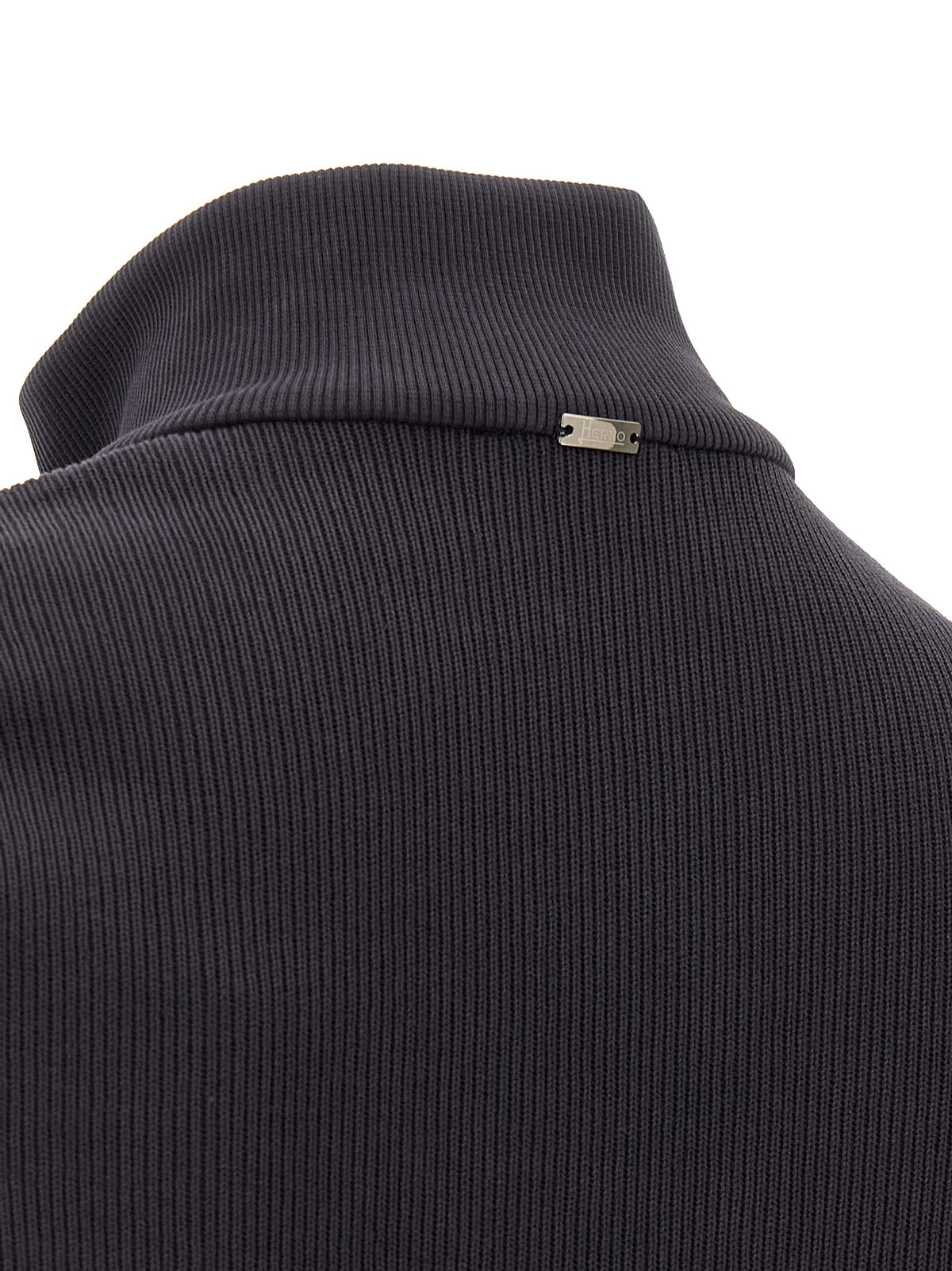 Jacket by Herno for men in nylon & cotton blue & signature presents a impeccable silhouette, showcasing distinct pockets and a impeccable for a sophisticated finish.