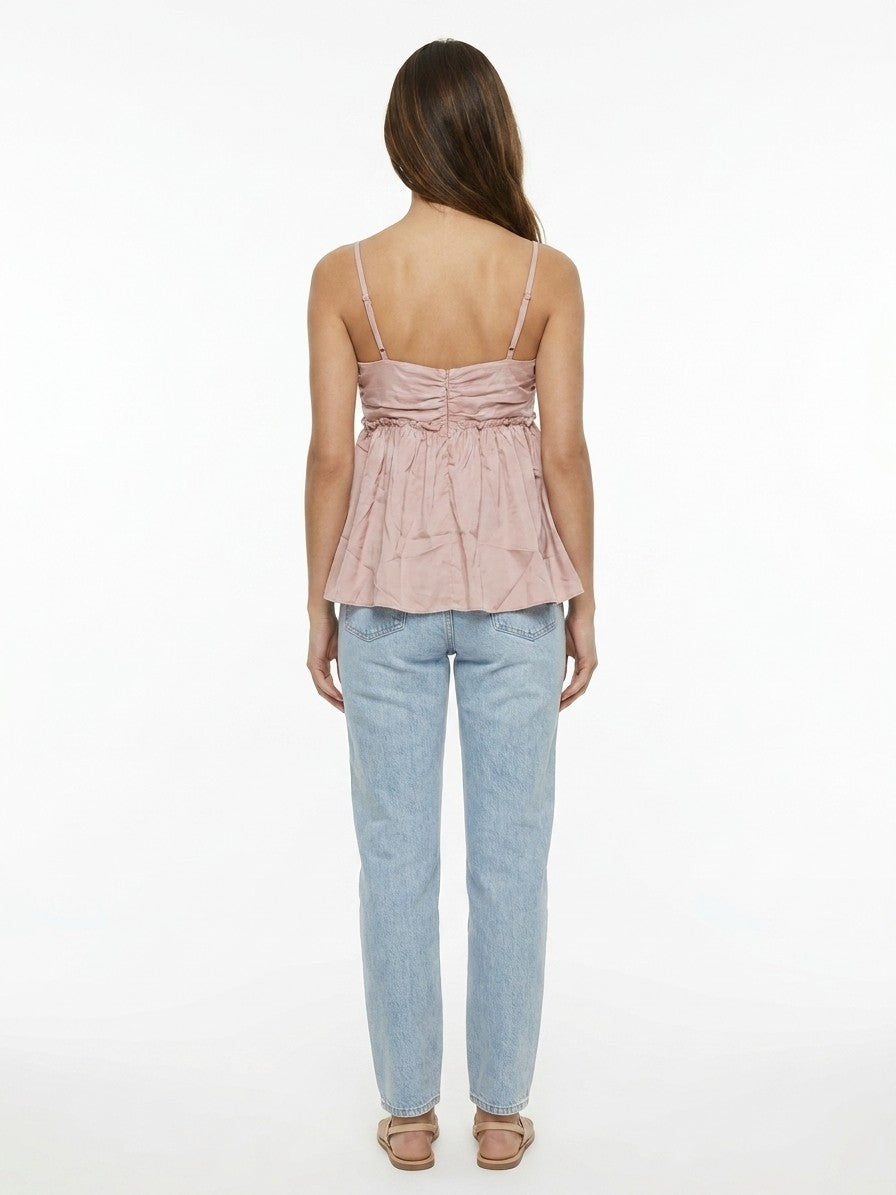 T-Shirt by Dolce & Gabbana for women in silk pink features a plush silhouette, showcasing a sophisticated and for a truly plush finish.