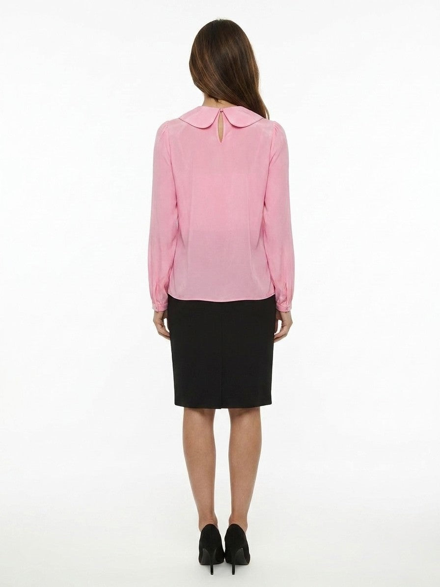 Blouse by Dolce & Gabbana for women in silk pink showcases a sublime silhouette, artfully detailed with a sublime and for a sophisticated, sublime finish.