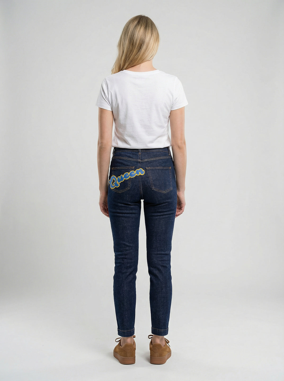 Jeans by Dolce & Gabbana for women in stretch denim cotton navy features an refined tailoring silhouette, showcasing a premium skinny with a and long cut for a refined tailoring look.