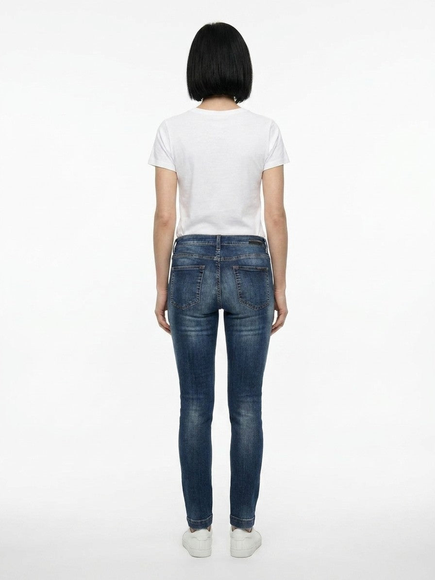 Jeans by Dolce & Gabbana for women in stretch denim cotton blue features an sophisticated and skinny with a precise long, creating a sophisticated and sophisticated silhouette.