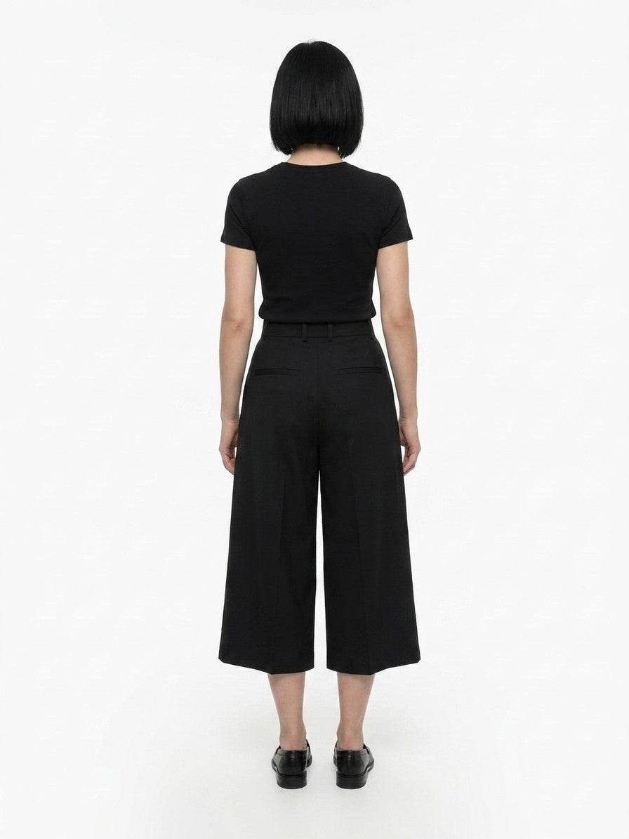 Casual Pants by Dolce & Gabbana for women in stretch polyamide cotton navy features an sartorial and long with a cut for a sartorial finish.