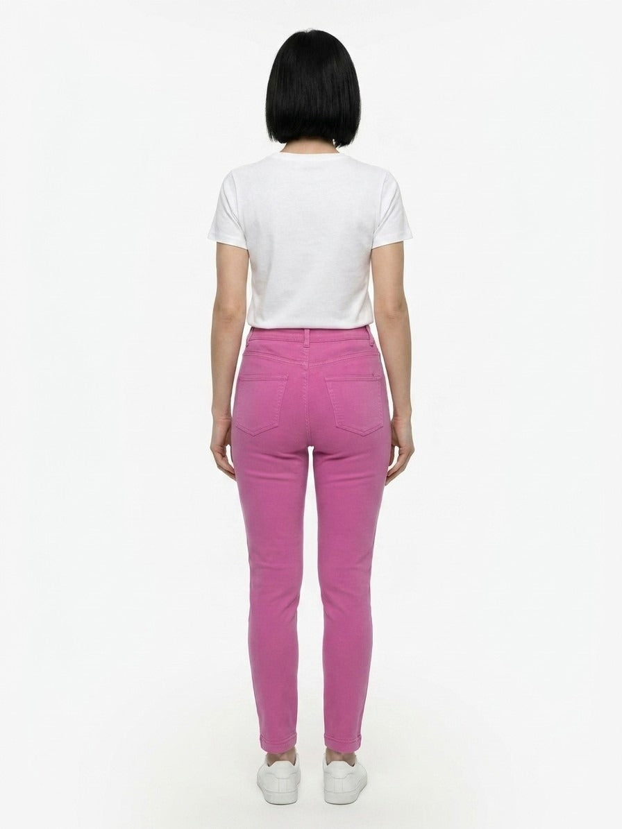 T-Shirt by Dolce & Gabbana for women in stretch cotton pink features a plush silhouette, showcasing a sophisticated and for a truly plush finish.