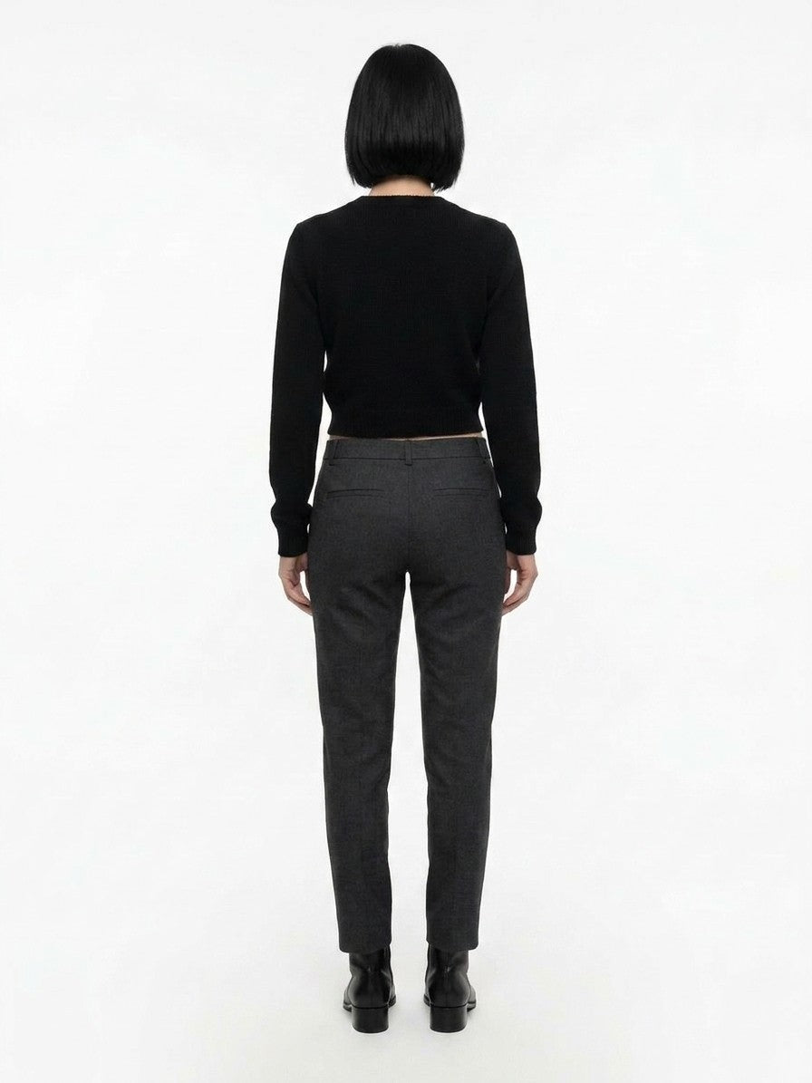 Sweatshirt by Dolce & Gabbana for women in cashmere black features an exquisite silhouette, showcasing and details for a exquisite look.