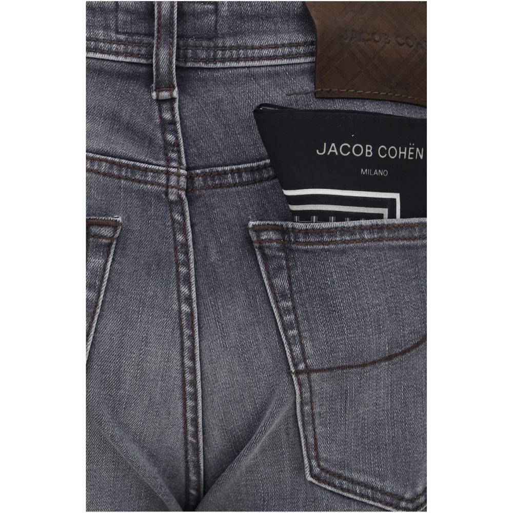Jeans by Jacob Cohen for men in stretch denim cotton gray features an sartorial straight-leg & slim and long with a mid rise cut for a sartorial finish.