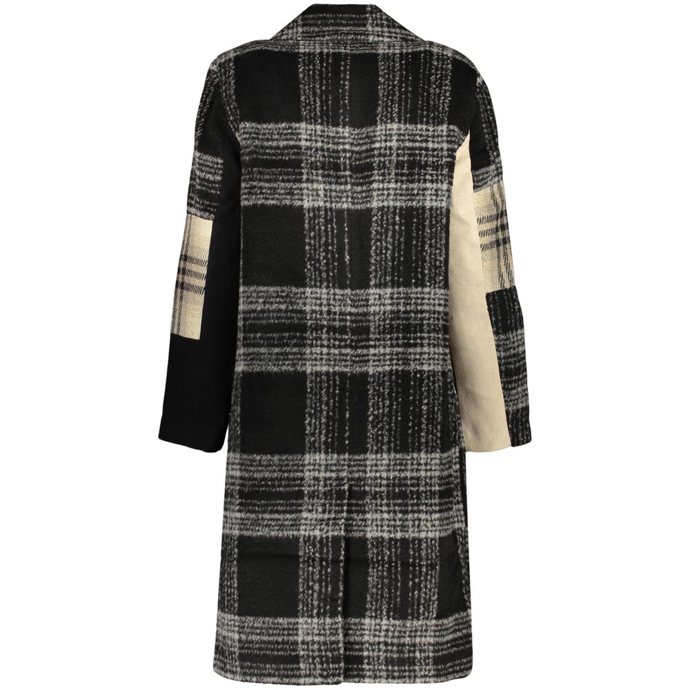 Overcoat by Desigual for women in wool polyester & polyamide black & patterned showcases a architectural silhouette, artfully detailed with a distinctive and functional pockets for a architectural finish.