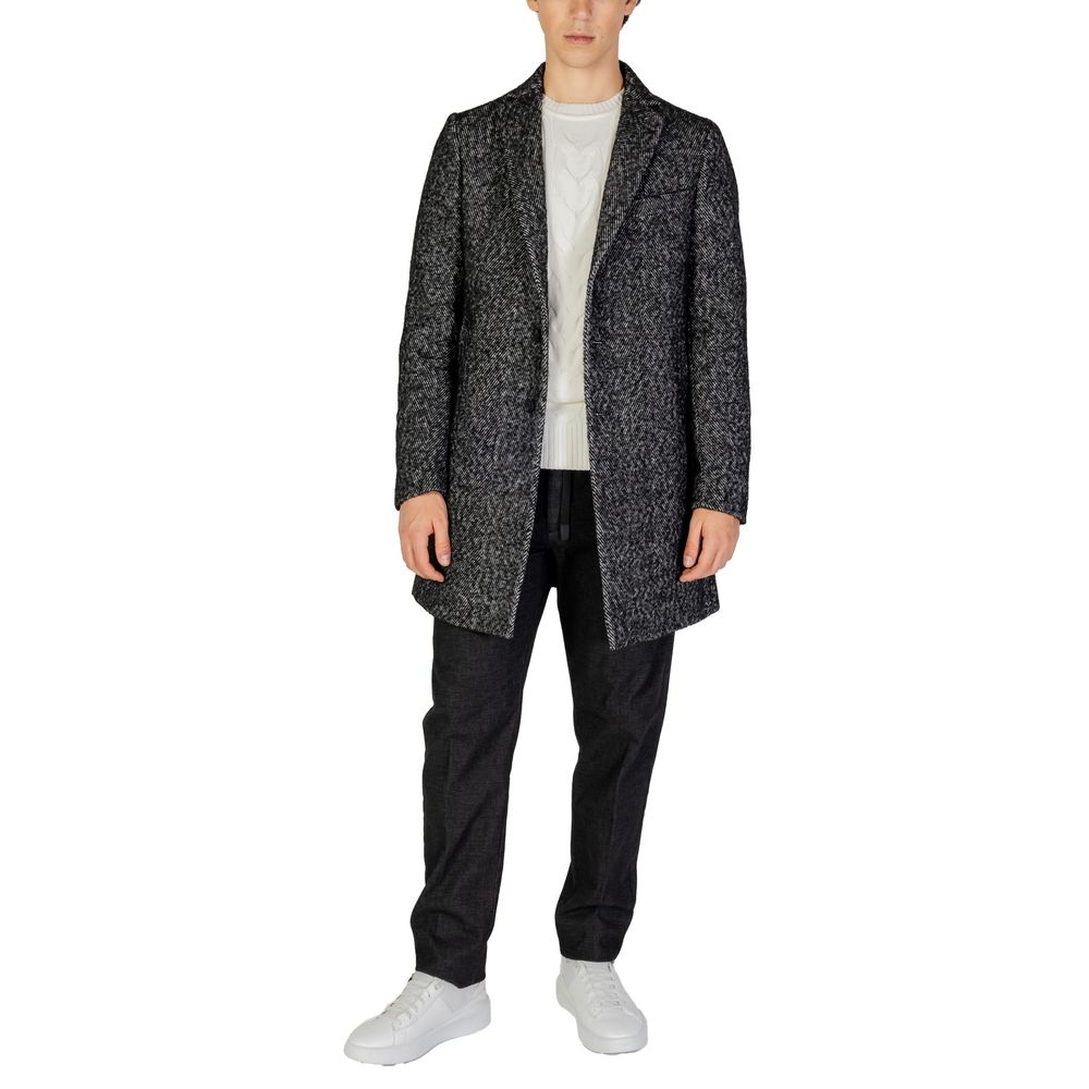 Jacket by Hamaki-Ho for men in polyester black features a smart silhouette, perfectly accentuated by its unique and functional for a smart finish.