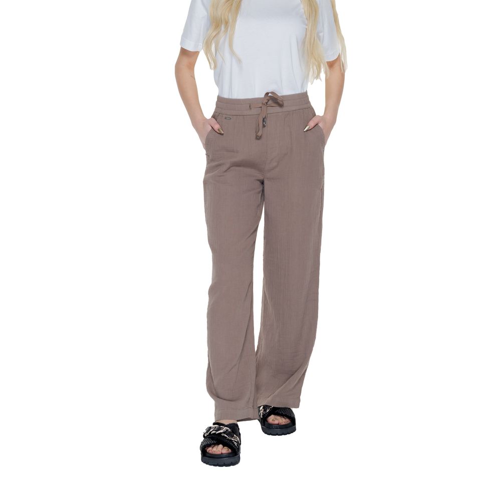 Pants by Street One for women in cotton brown showcases a unrivaled comfort silhouette, featuring a wide cut and long with a for a unrivaled comfort and refined aesthetic.