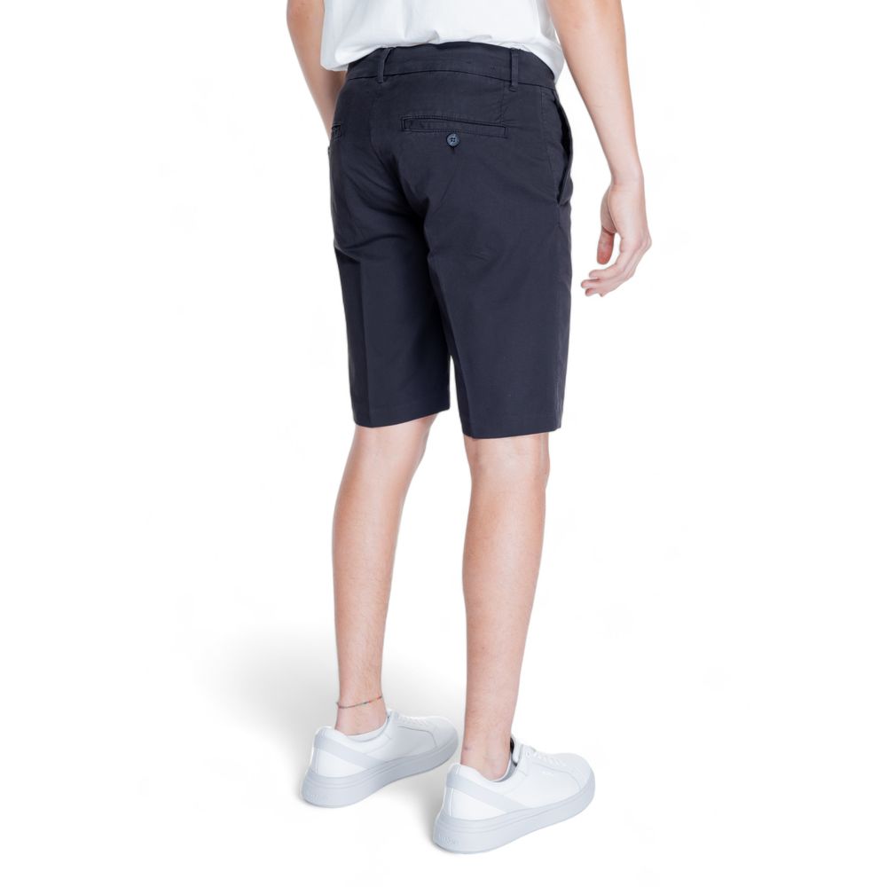 Bermuda Shorts by Antony Morato for men in stretch cotton black presents a contemporary silhouette, showcasing a contemporary with a refined short and elegant .