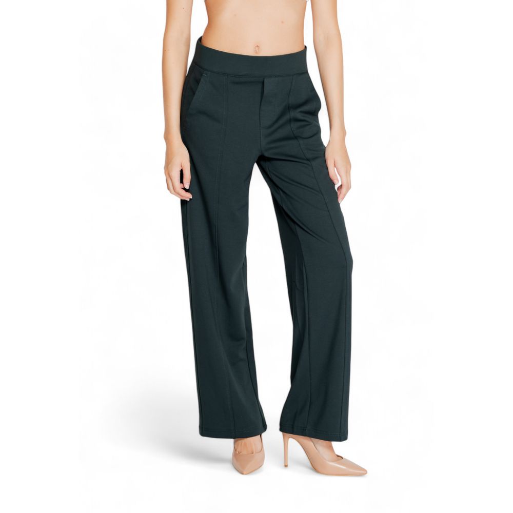 Jeans by Street One for women in stretch polyester & viscose green features an sartorial and long with a cut for a sartorial finish.