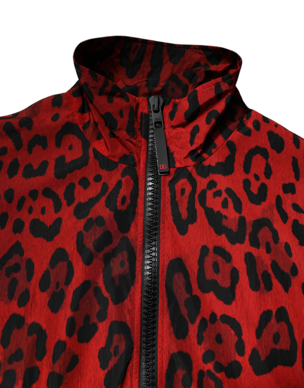 Bomber Jacket by Dolce & Gabbana for men in nylon red, leopard-print, patterned & print presents a effortlessly chic silhouette, showcasing a sophisticated and premium for a truly effortlessly chic finish.