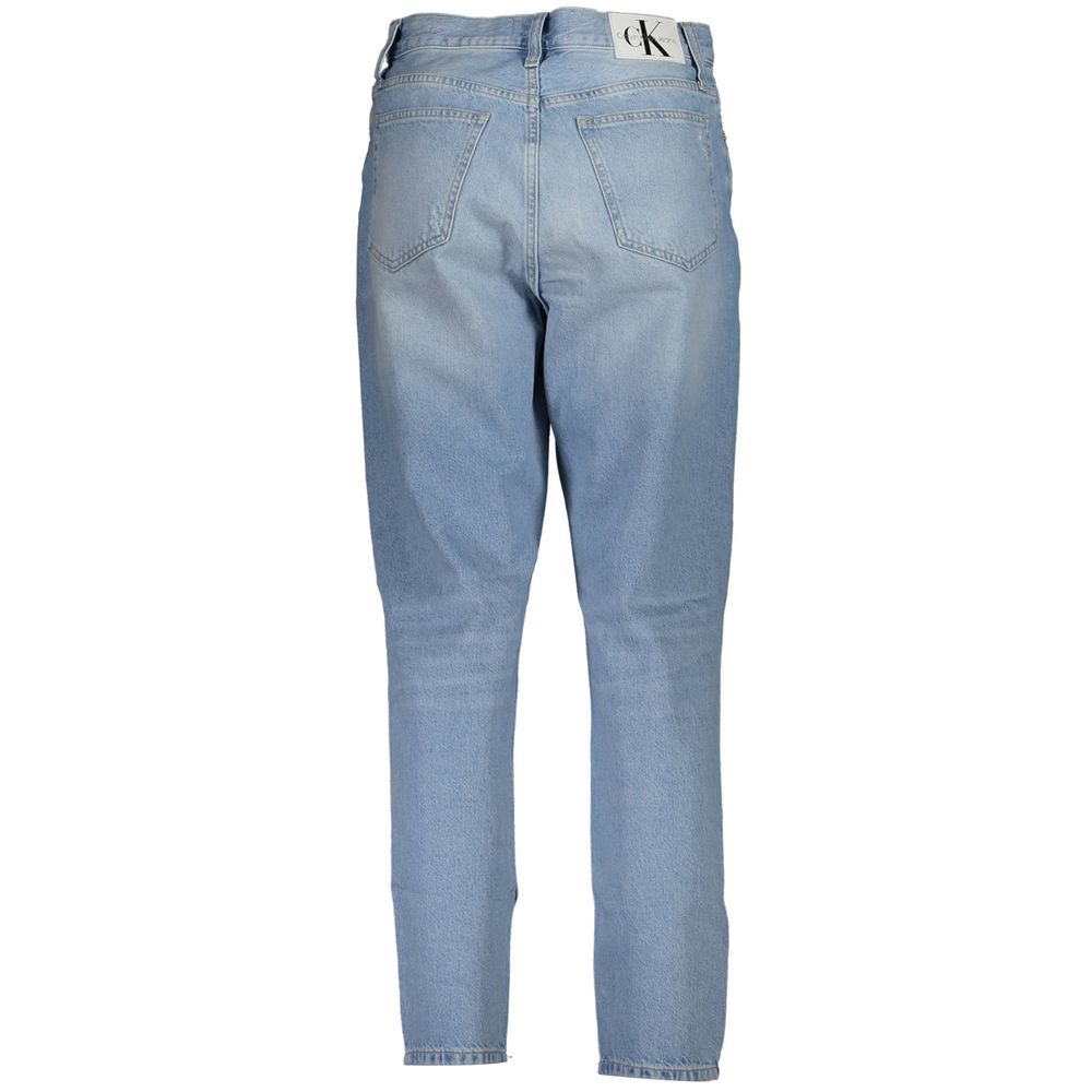 Jeans by Calvin Klein for women in denim cotton blue features a polished silhouette with a polished boyfriend, reaching a polished long and finished with a polished .