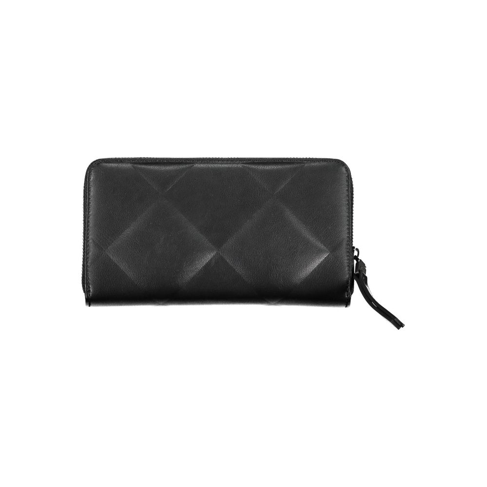 Cardholder Wallet by Calvin Klein for women in polyester polyethylene faux leather black & signature presents a refined silhouette, artfully capturing the essence of the Polyester Polyethylene Faux Leather Cardholder Wallet design with sophisticated card-organization rfid-protection coin-purse for a refined look.
