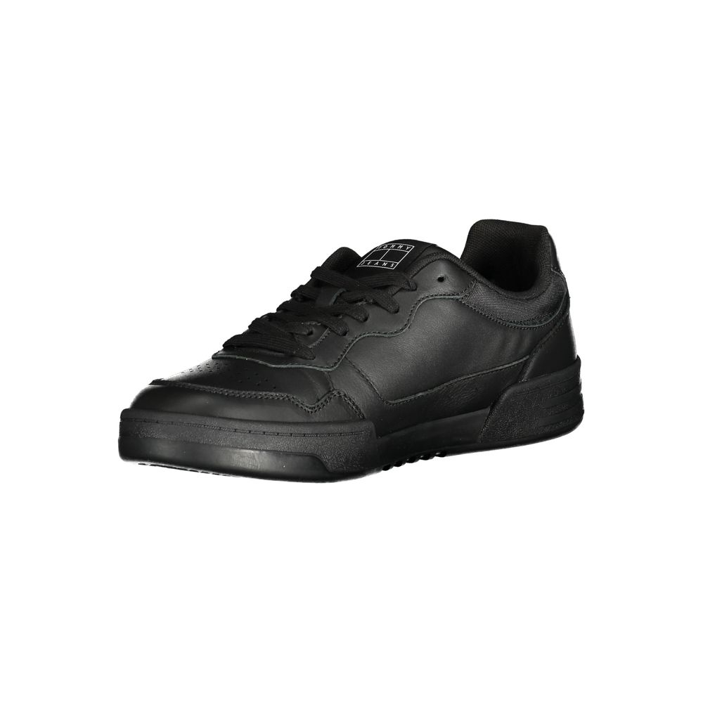 Sneakers by Tommy Hilfiger for men in polyester polyethylene leather black & print presents a sumptuous silhouette, artfully capturing the essence of the City Men's Casual Polyester Polyethylene Leather Sneakers with its sumptuous casual style design.