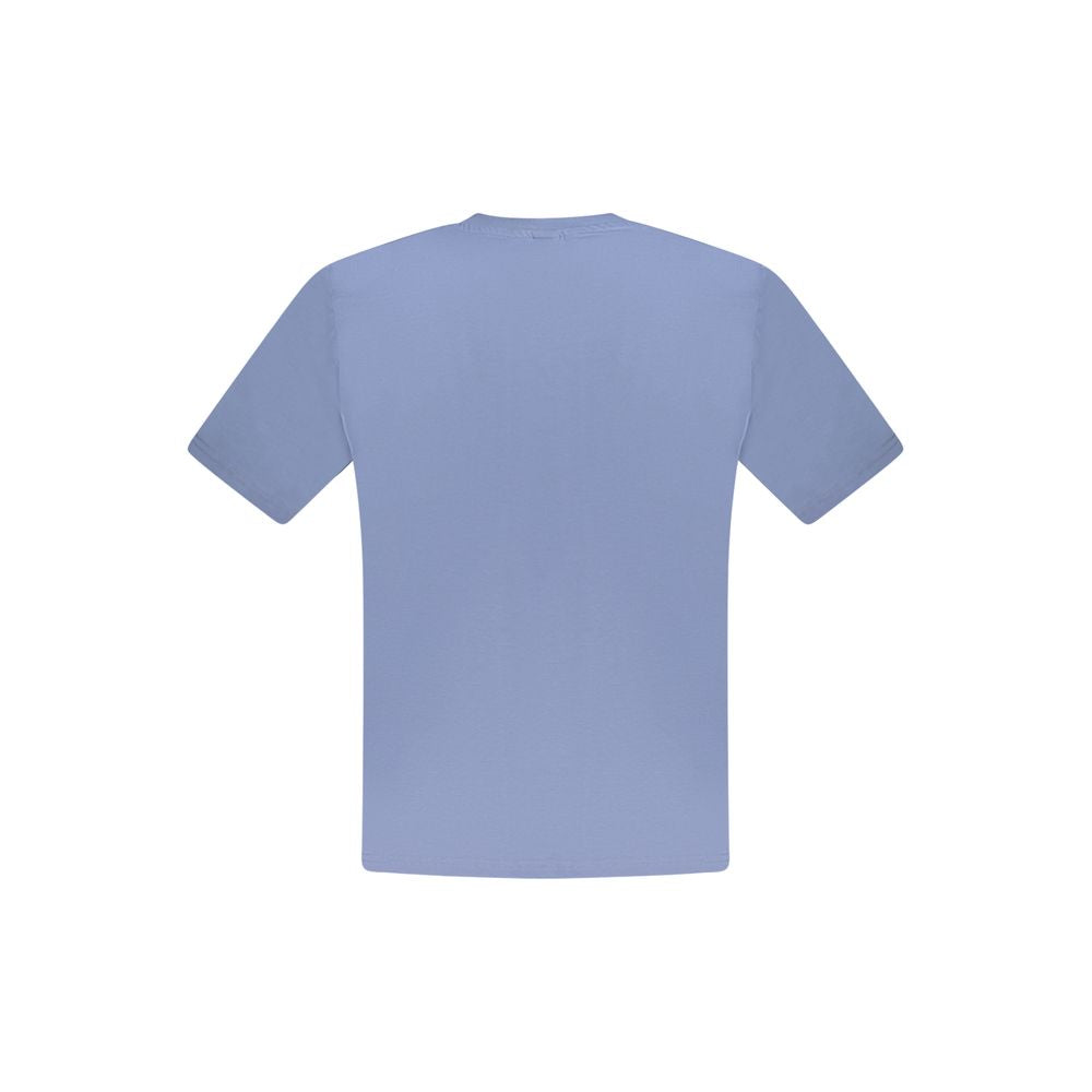 T-Shirt by North Sails for men in cotton blue & print showcases a unassuming silhouette, artfully detailed with a refined and unassuming for a sophisticated, contemporary look.