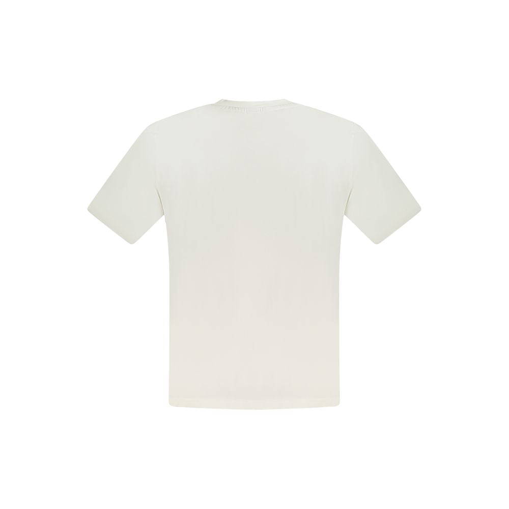 T-Shirt by North Sails for men in cotton white & print features an edgy silhouette, meticulously detailed with a sophisticated and crew neckline for a truly edgy finish.
