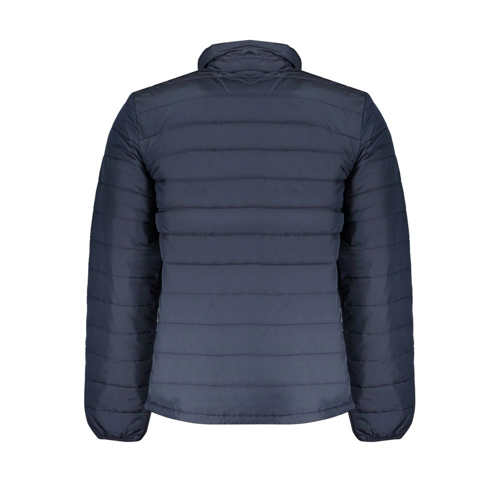 This Jacket by Timberland for men in nylon & polyester blue & print showcases a magnificent silhouette, meticulously crafted with a distinctive and functional pockets for a magnificent finish.