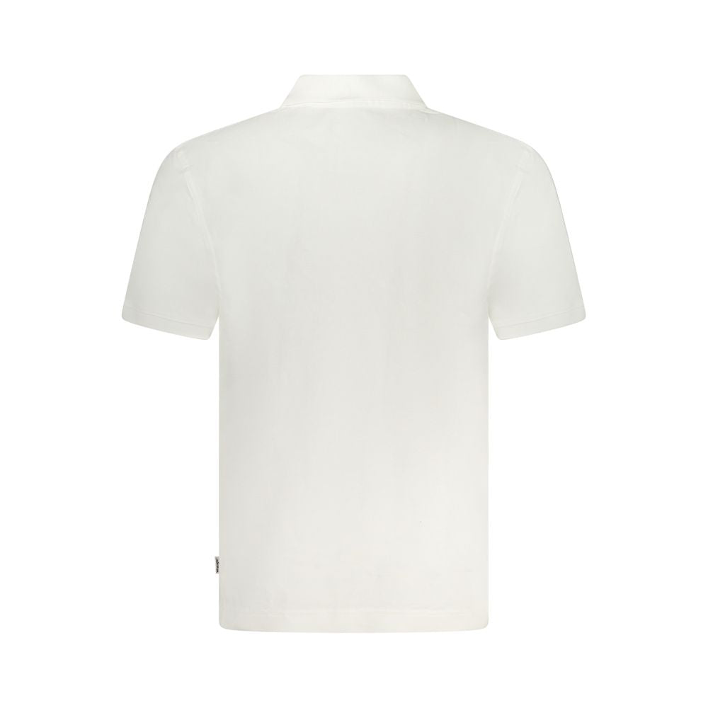 This Polo Shirt by Wrangler for men in cotton white presents a flawless silhouette, showcasing flawless detailing and a refined for a truly flawless aesthetic.