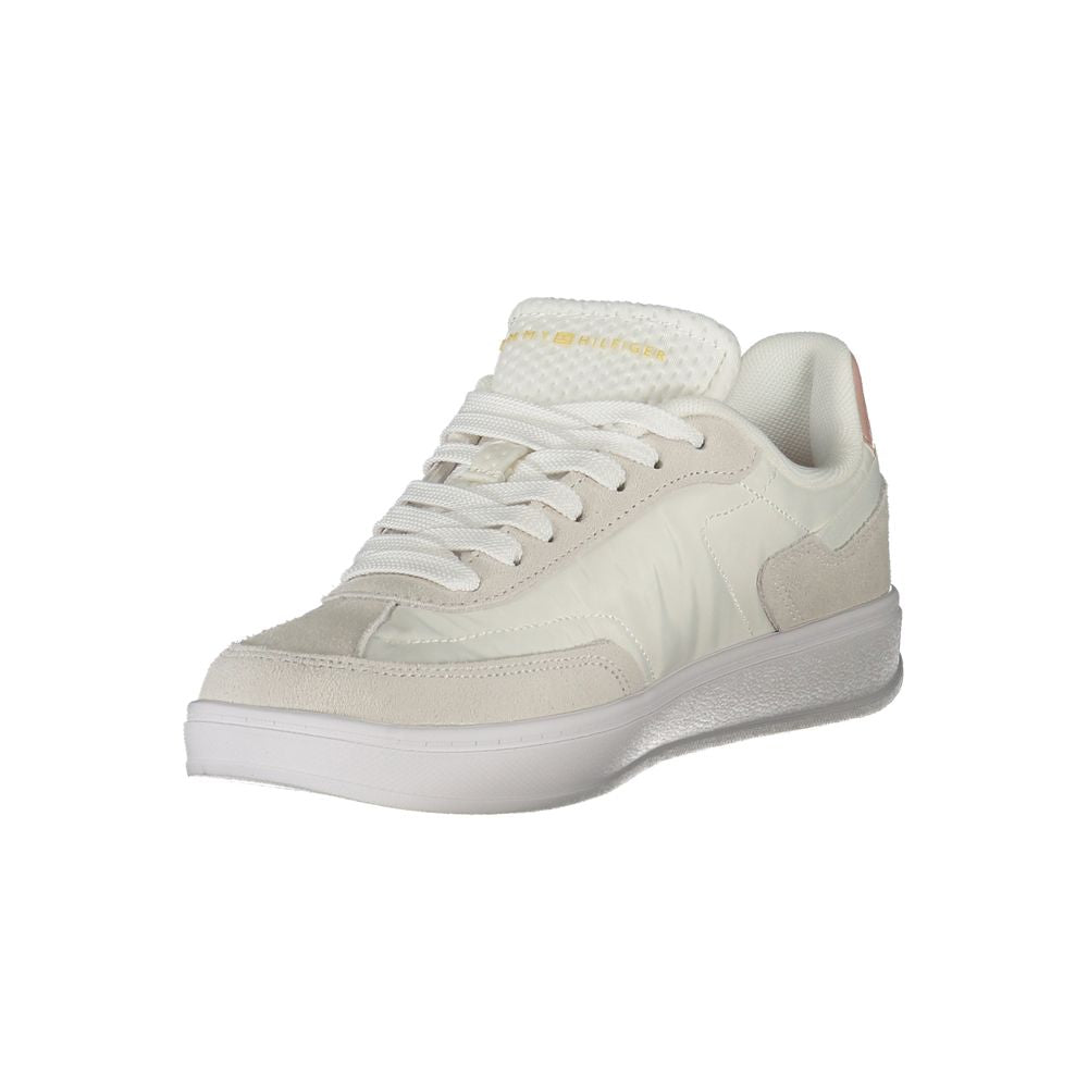 Sneakers by Tommy Hilfiger for women in polyester polyethylene leather pink & white features a sumptuous design, perfectly showcasing the sumptuous fashion style of this Women's Fashion Polyester Polyethylene Leather Sneakers.