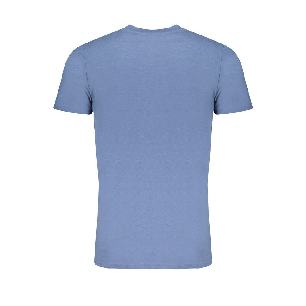 T-Shirt by Norway 1963 for men in cotton blue features an edgy silhouette, meticulously detailed with a sophisticated and crew neckline for a truly edgy finish.