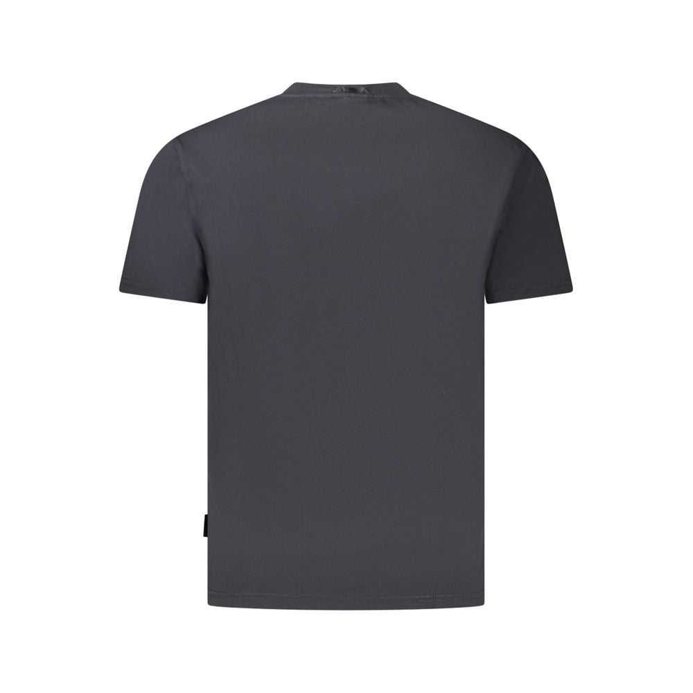 T-Shirt by Napapijri for men in organic cotton black & print features a plush silhouette, showcasing a sophisticated and for a truly plush finish.