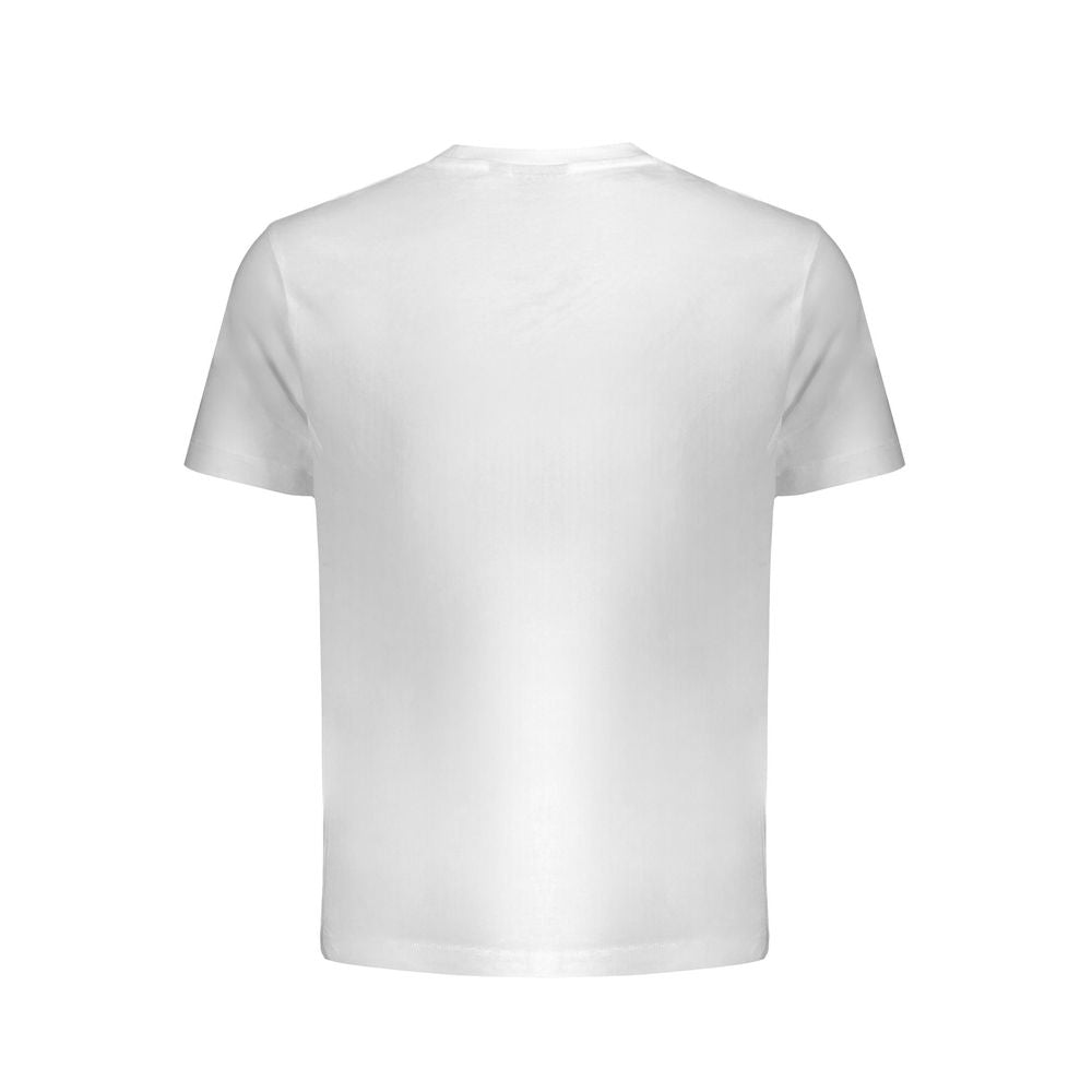 T-Shirt by Lee for men in cotton white showcases a unassuming silhouette, artfully detailed with a refined and unassuming for a sophisticated, contemporary look.