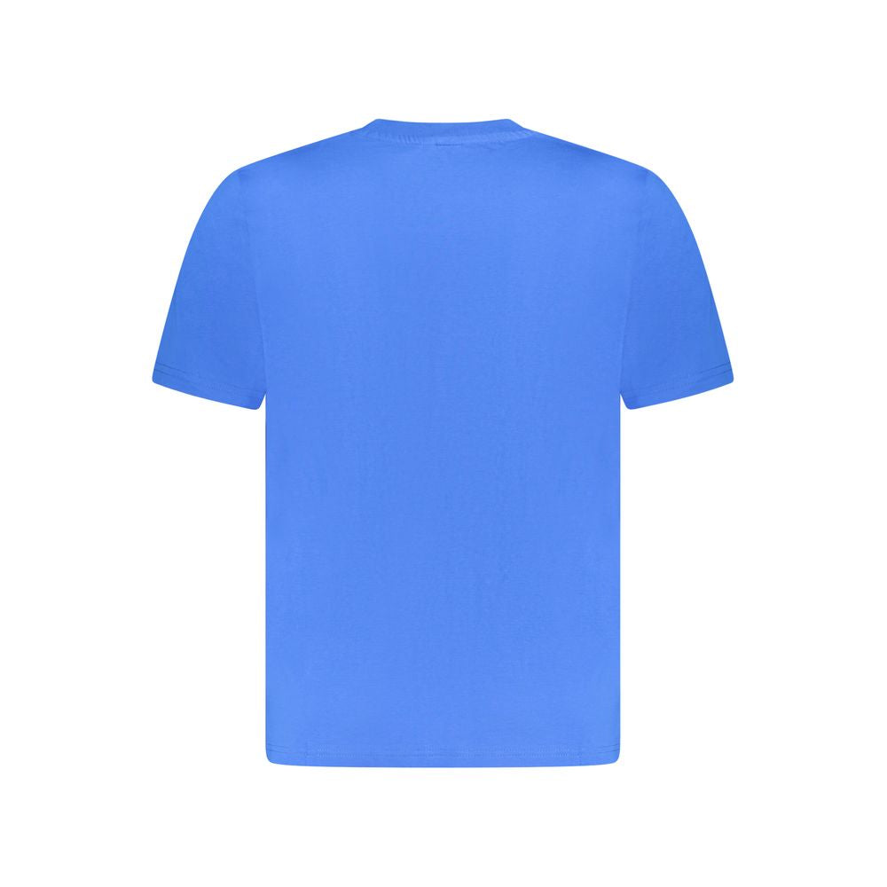 T-Shirt by North Sails for men in cotton blue & print showcases a dramatic silhouette, elegantly detailed with a dramatic and for a truly dramatic finish.