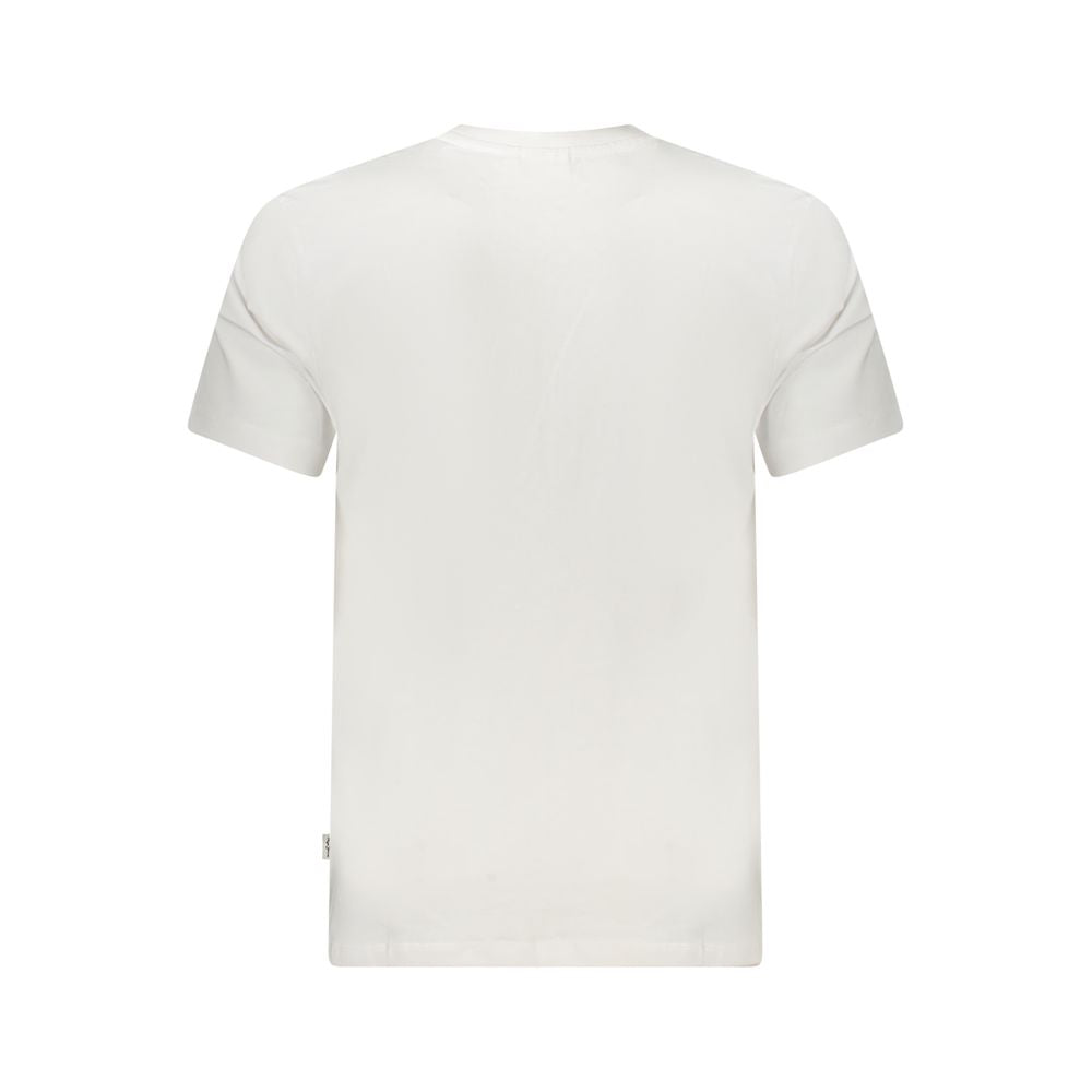T-Shirt by Pepe Jeans for men in cotton white features a plush silhouette, showcasing a sophisticated and for a truly plush finish.
