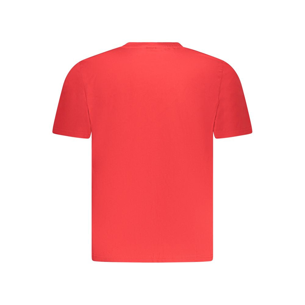 T-Shirt by North Sails for men in cotton red & print features a plush silhouette, showcasing a sophisticated and for a truly plush finish.